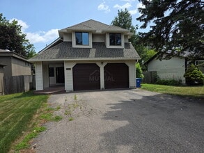 Building Photo - 1039 Cobalt St