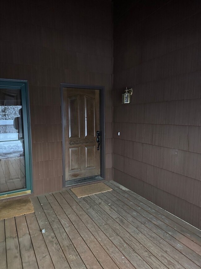 Foto del edificio - Newly Remodeled, 1 Bed/1 Bath Garage/Washer/Dryer