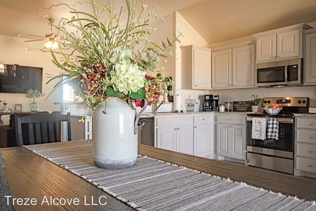 Foto del edificio - 4 br, 2 bath House - 716 Hillshire