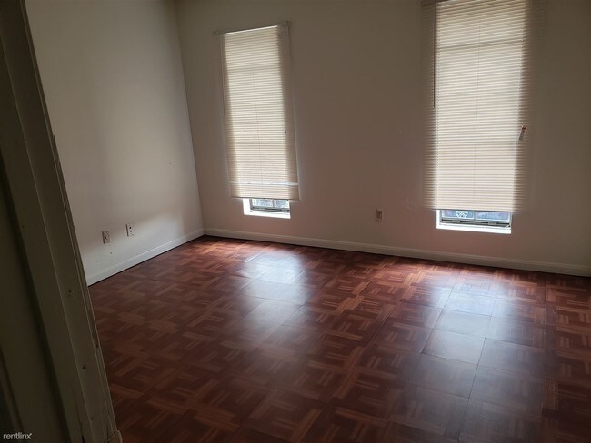 Building Photo - 2 br, 1 bath  - 102 Vaucluse Dr Apt D