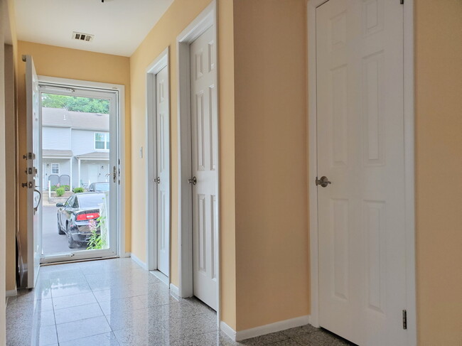 Foyer hallway - 60 County Rd