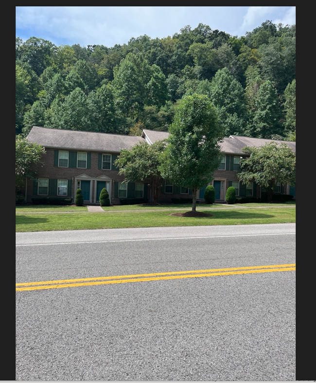 Building Photo - 795 Cedar Creek Rd