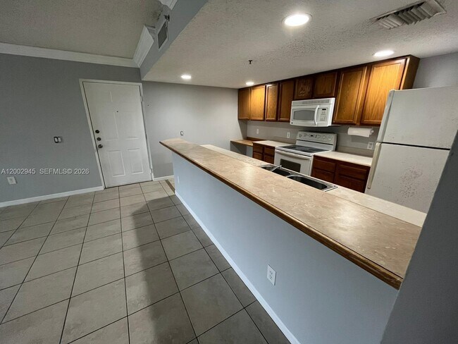 Foto del edificio - 9907 Westwood Dr