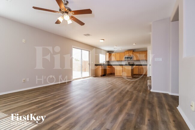 Foto del edificio - 1411 S 222nd Ln