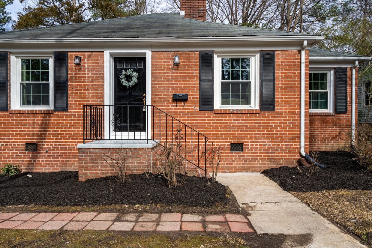 Primary Photo - 3 Bedroom 1 Bathroom Home in Durham