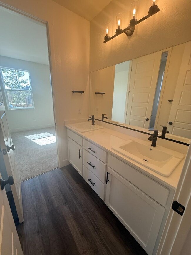 Building Photo - 7006 W Grove Ave