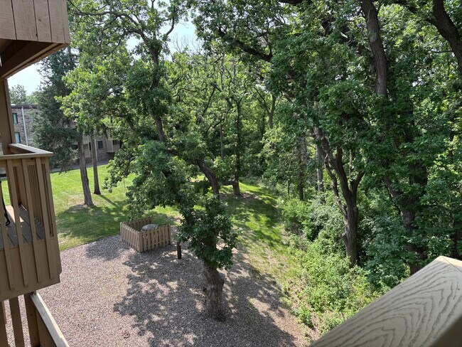 Vista - 9400 Old Cedar Ave S