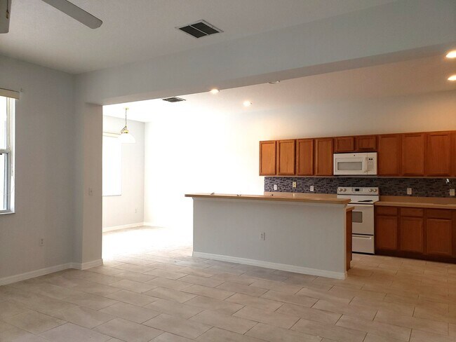 Building Photo - Spacious 2-Story Home; Screened-In Pool; 1...