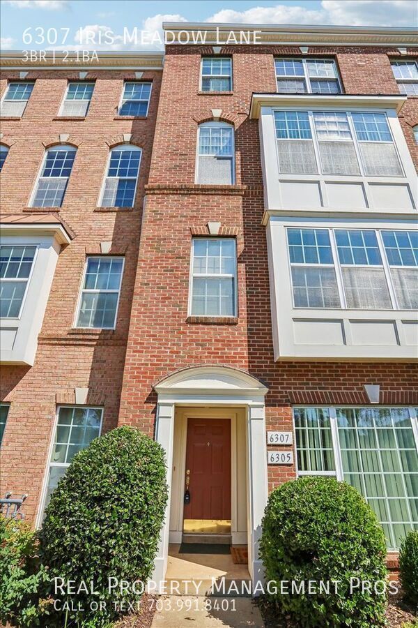 Foto del edificio - 6307 Iris Meadow Ln