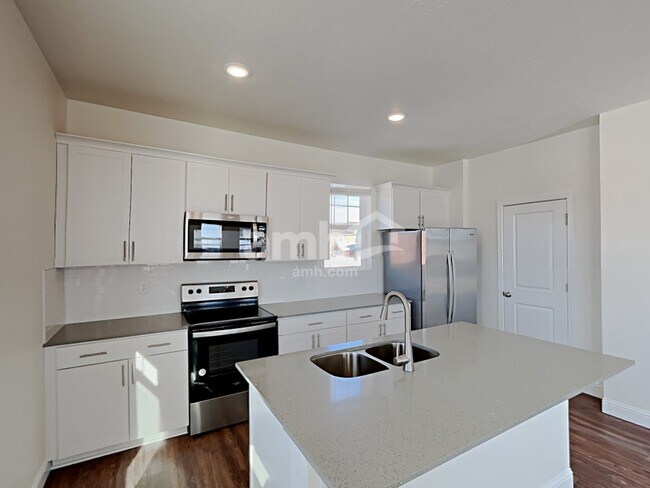 Building Photo - 6056 W South Jordan Pky