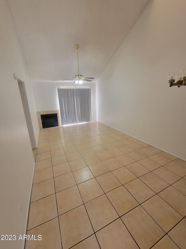 Foto del edificio - 14002 N 49th Ave