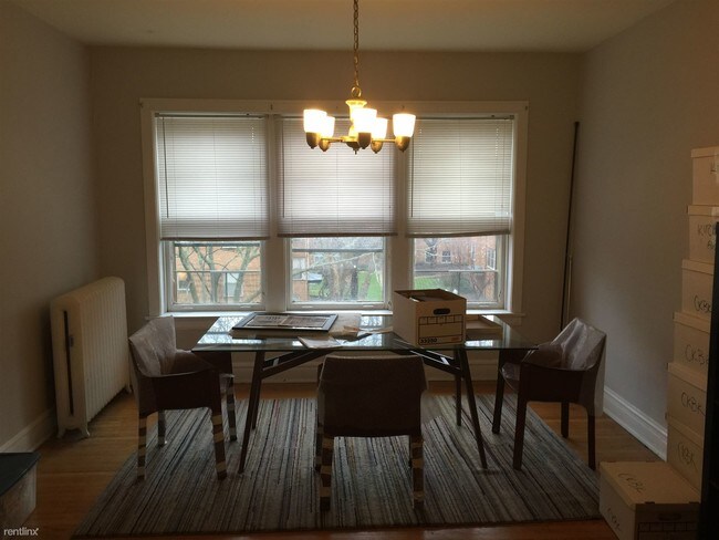 Foto del edificio - 2424 W Cortland St