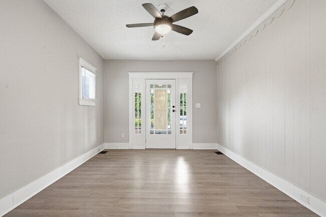 Foto del edificio - 3204 S Crums Ln