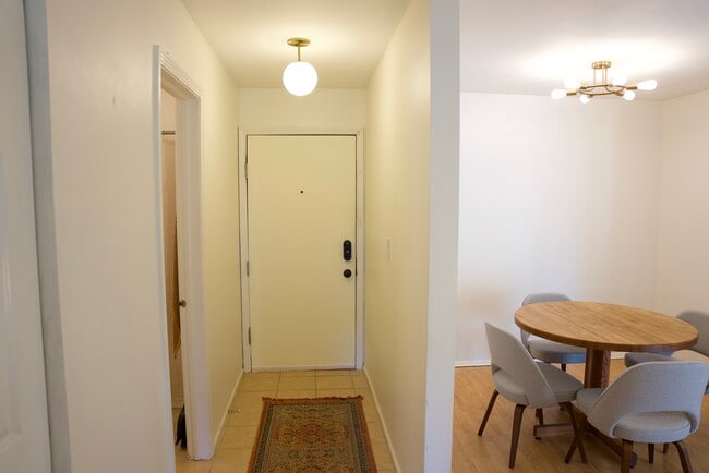 Building Photo - 1450 Sandpebble Dr