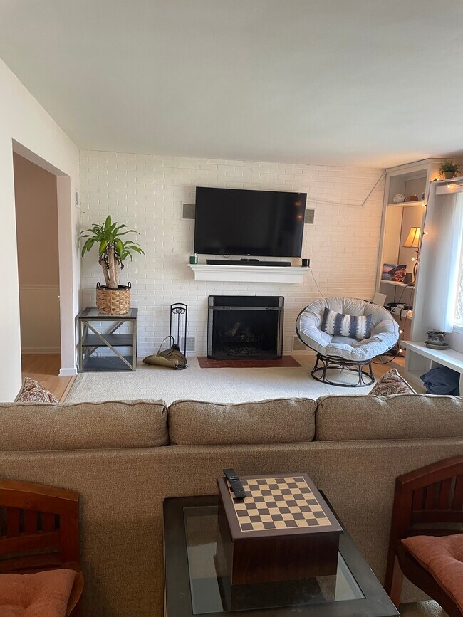 Foto del edificio - 538 E Greenland Ave