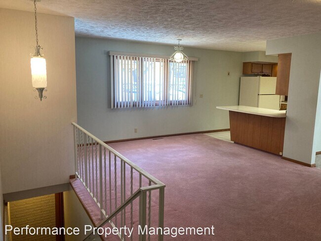 Building Photo - 3 br, 3 bath House - 4924 Cresthaven Dr