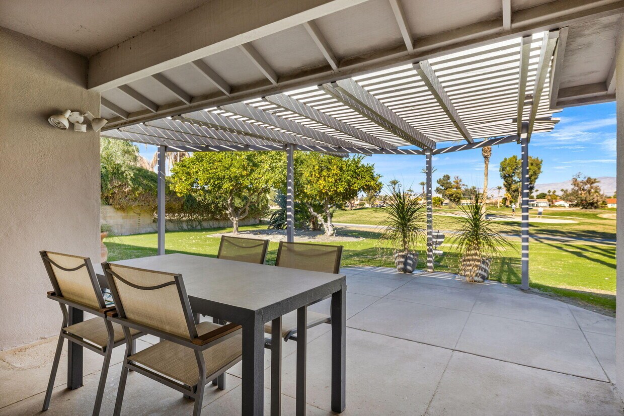 Primary Photo - 77530 California Dr