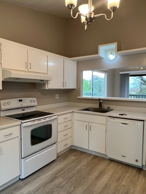 Building Photo - 1632 Ashwood Dr