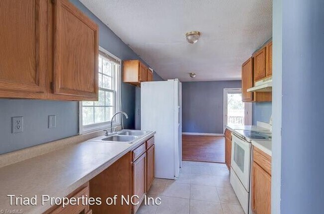 Foto del edificio - 3 br, 2 bath House - 310 4th Street