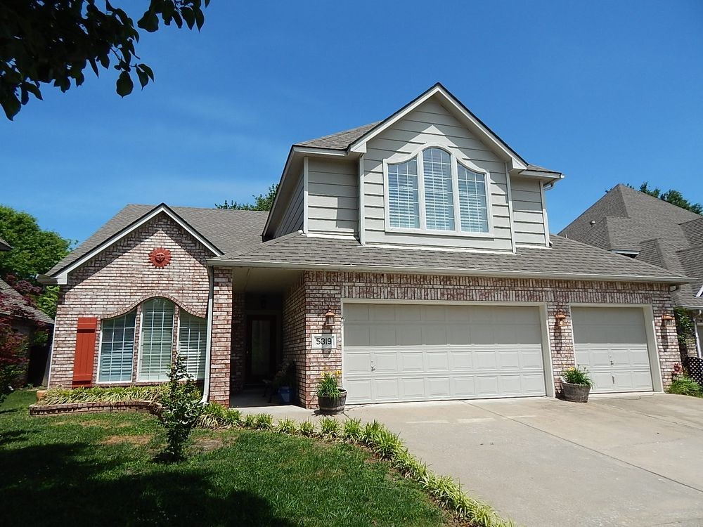 Foto principal - Immaculate 4 Bedroom near 91st and Yale.