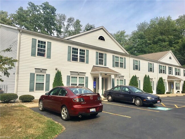 Building Photo - 426 Oakwood Ave