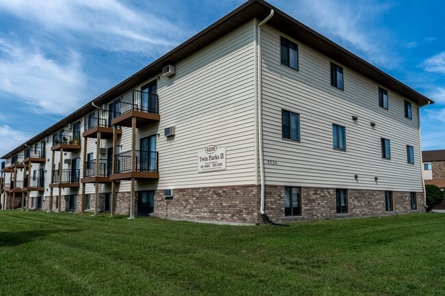Fargo, ND Twin Parks Apartments | Exterior - Twin Parks
