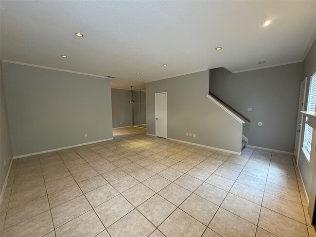 Building Photo - 9800 Pagewood Ln