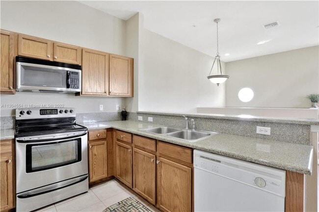 Foto del edificio - 5769 Hampton Hills Blvd