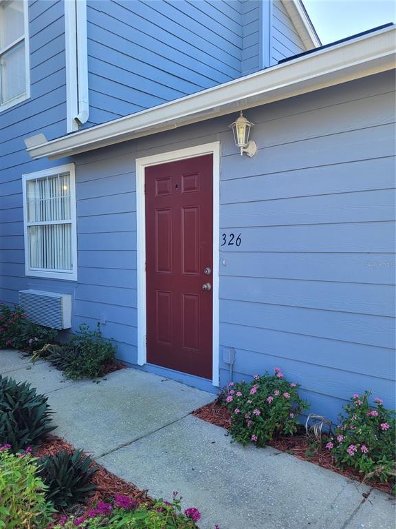 326 Mango Dr, Davenport, FL 33897 Room for Rent in Davenport, FL