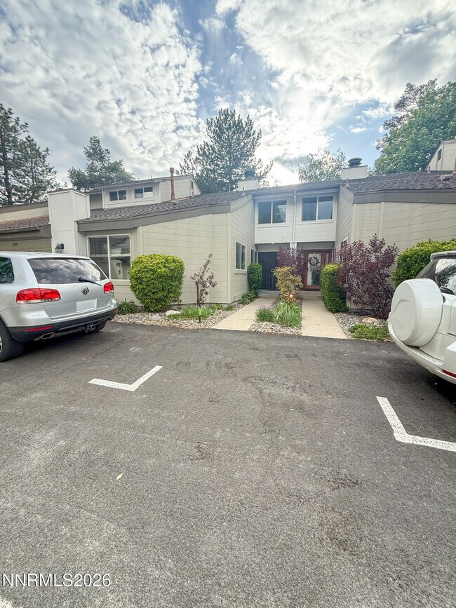 Foto del edificio - 4011 Bluegrass Ct