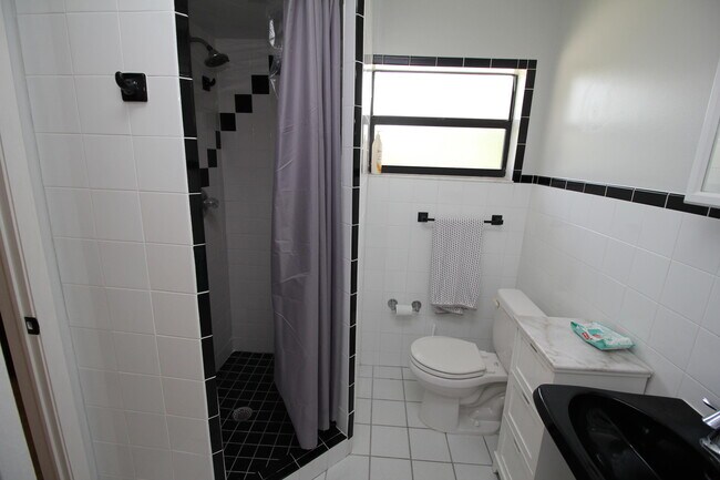 Foto del edificio - 1051 Clearmont St NE