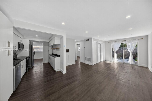 Foto del edificio - 924 NE 17th Terrace