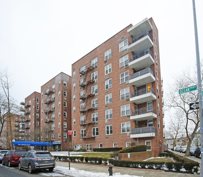 Building Photo - 2580 Ocean Pky