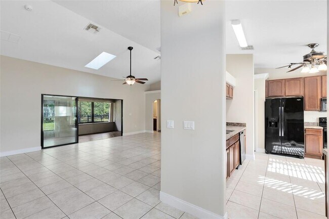 Foto del edificio - 4924 Raylene Way