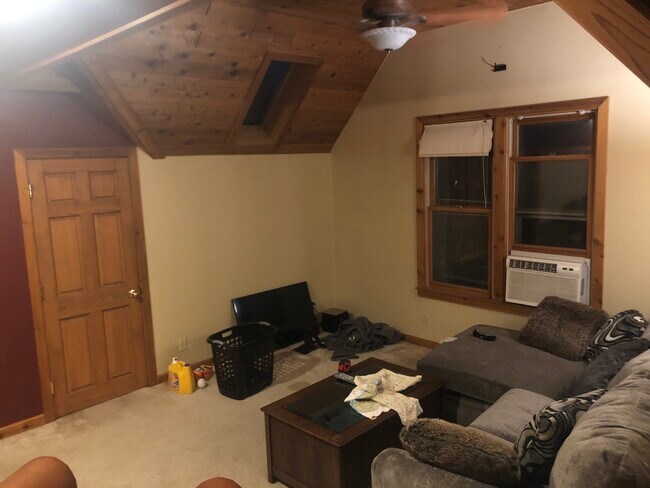 Foto del edificio - 543 N Main St