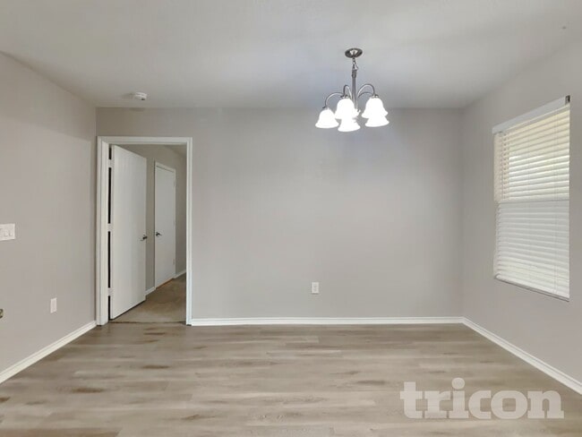 Foto del edificio - 6647 Hartnet Fields