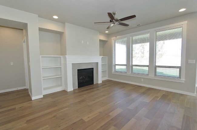 Building Photo - 2174 E Mendota Dr