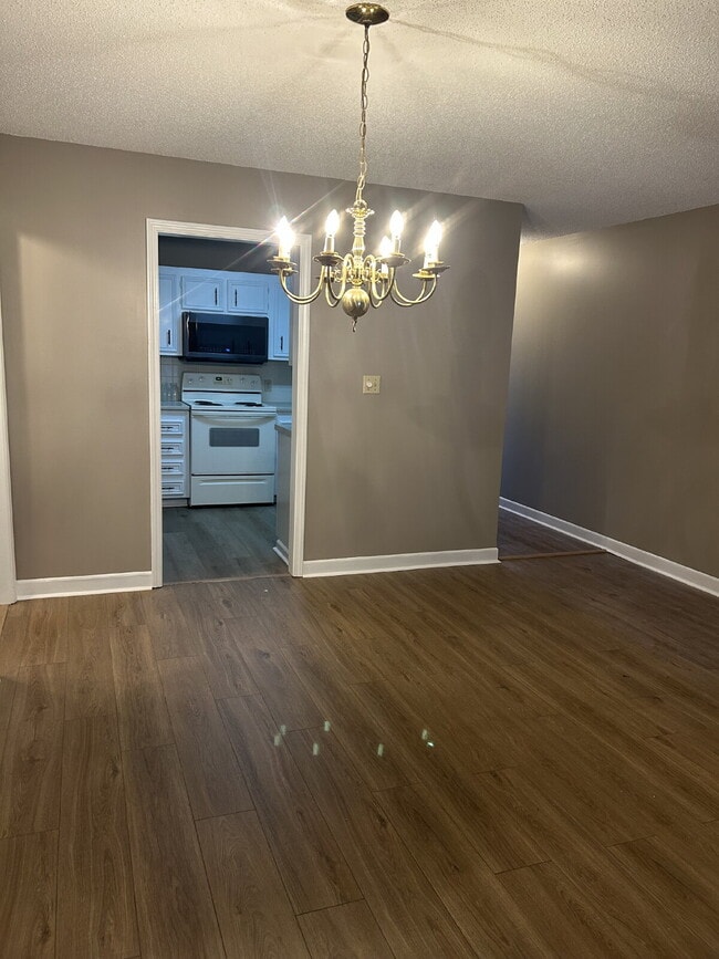 Foto del edificio - "Stylish 3-Bedroom First Floor Condo in Ke...