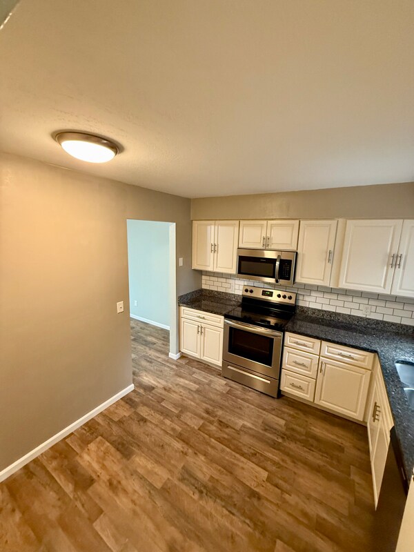 Foto del edificio - 2759 Pin Oak Dr