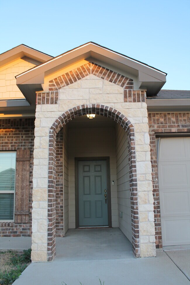 Bienvenidos. - 1027 Aurora Grove Bnd