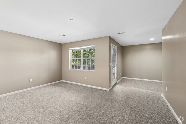 Fairway - 2 habitaciones, 2 baños - 1160 pies cuadrados - Sala de estar - Windemere at Tallgrass