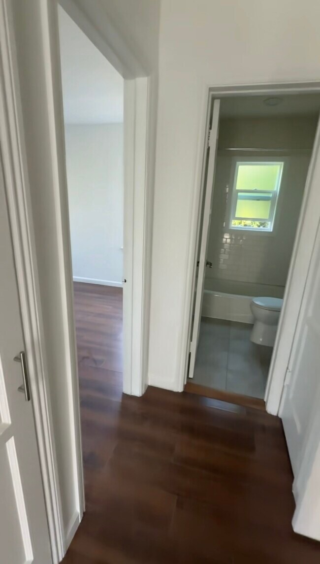 Pasillo - 636 W Queen St