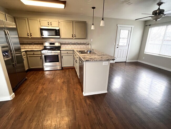 Foto del edificio - 7553 W Robin Rd