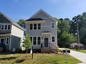 Building Photo - 2805 Fawn Ave