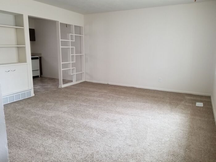 Foto principal - 4521 Spring St