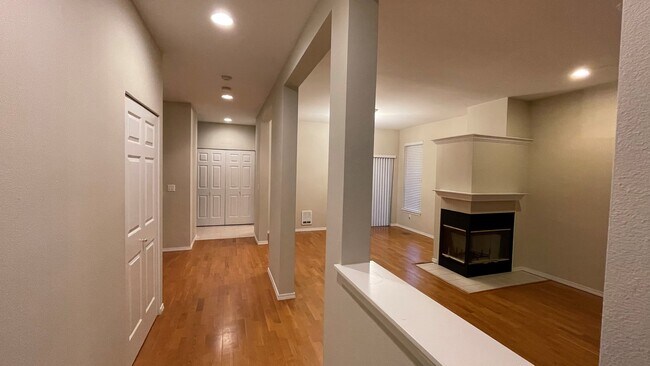 Building Photo - 18008 NE 94th Ct