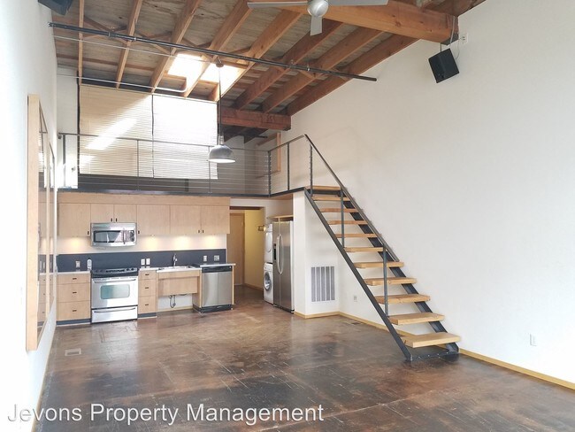 Building Photo - Studio, 1 bath House - 502 Wisconsin Ave #12
