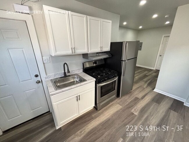 Building Photo - 223 S 49th St