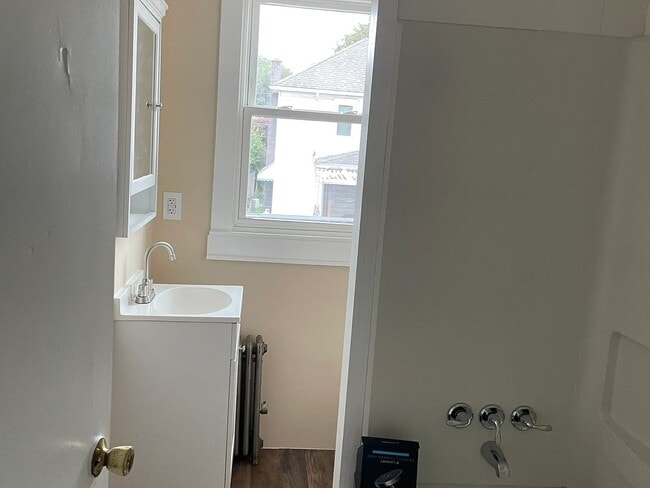 Foto del edificio - 3 Bedroom and one bath home