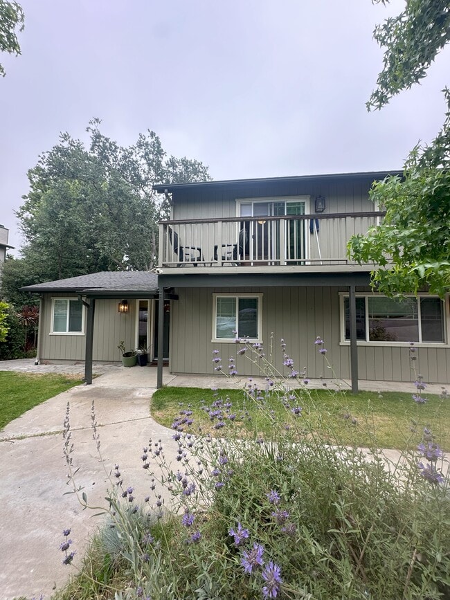Building Photo - 3310 Manzana St